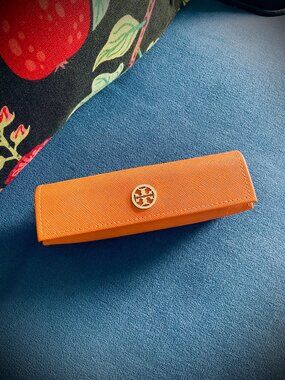 Tory Burch Glasses Case in Orange Saffiano Leather (includes microfibre cloth)